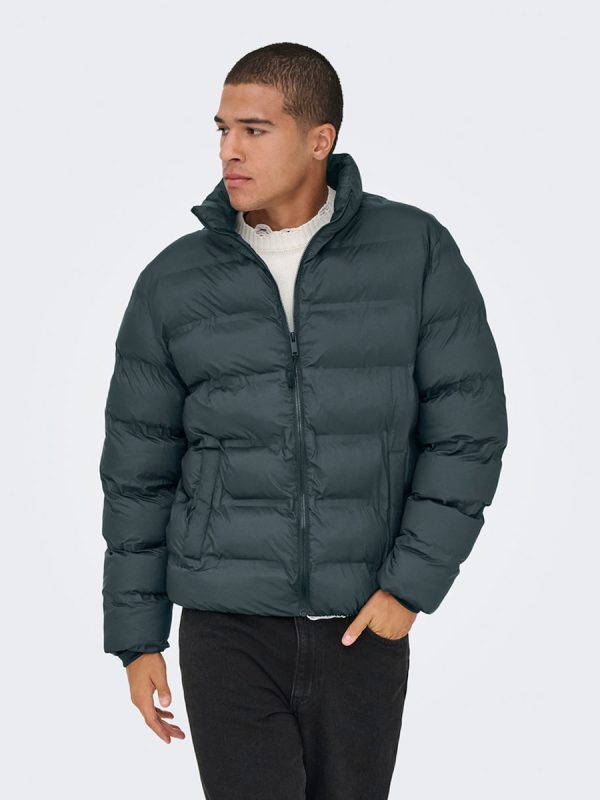Abrigo acolchado de hombre regular fit. - Negro