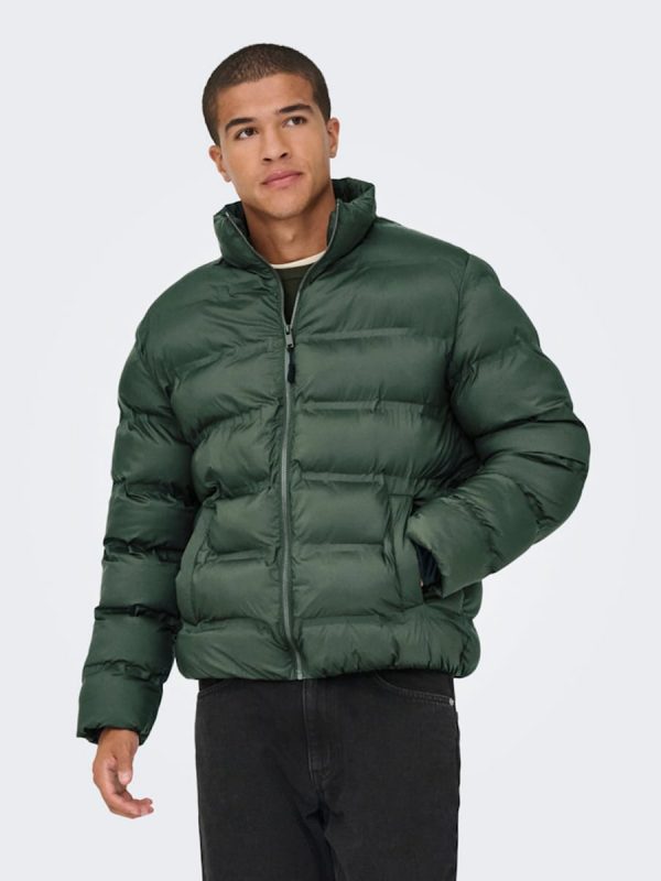 Abrigo acolchado de hombre regular fit. - Verde