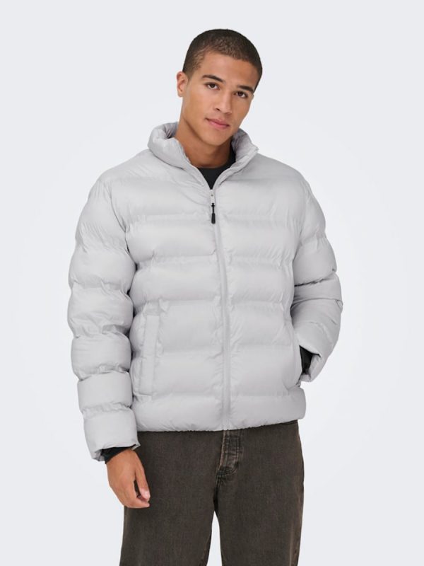 Abrigo acolchado de hombre regular fit. - Gris claro