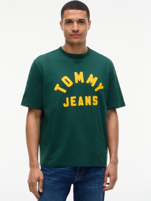 Camiseta de hombre TJM 90s New Classic SS Tee de Tommy Jeans. - Verde oscuro